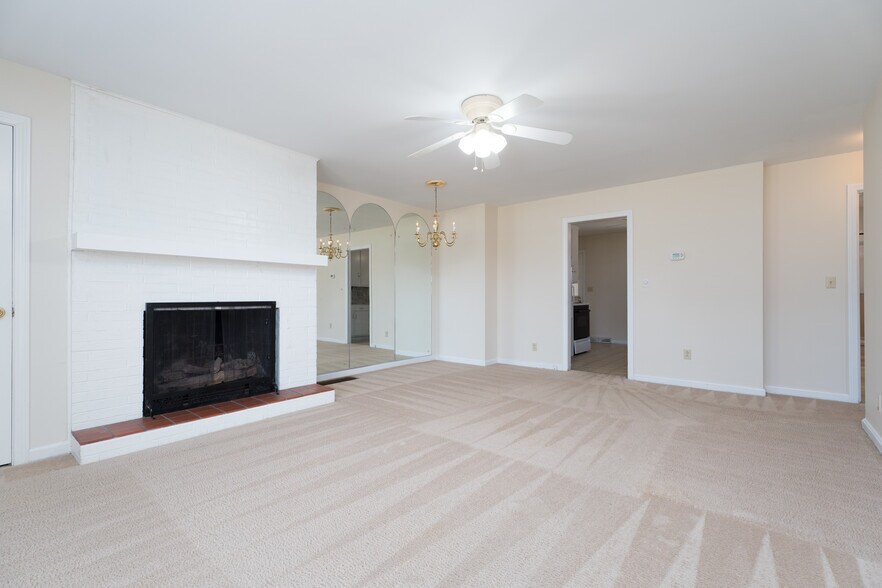 Building Photo - 2941 Frederica St