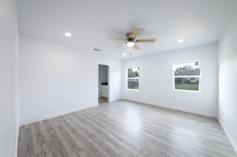 Building Photo - 501 Magnolia Ave