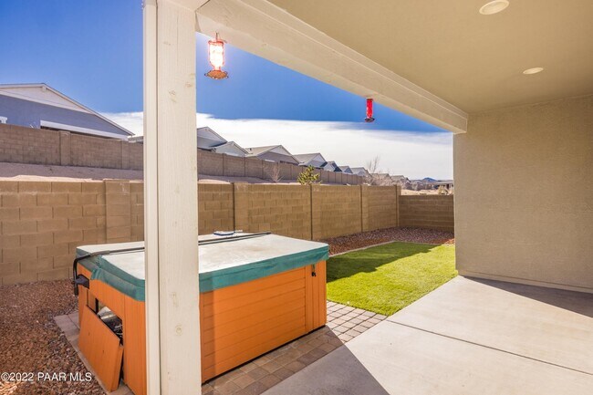 Building Photo - 1385 Warbler Wy