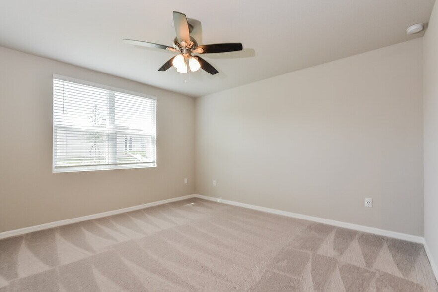 Building Photo - 1026 Oak Vly Dr