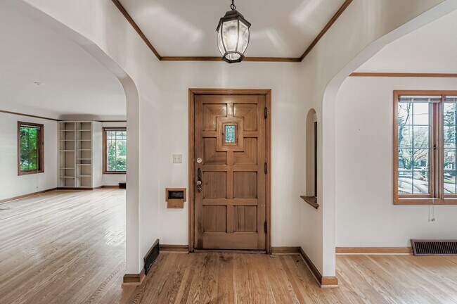 Building Photo - 3437 NE 31st Ave