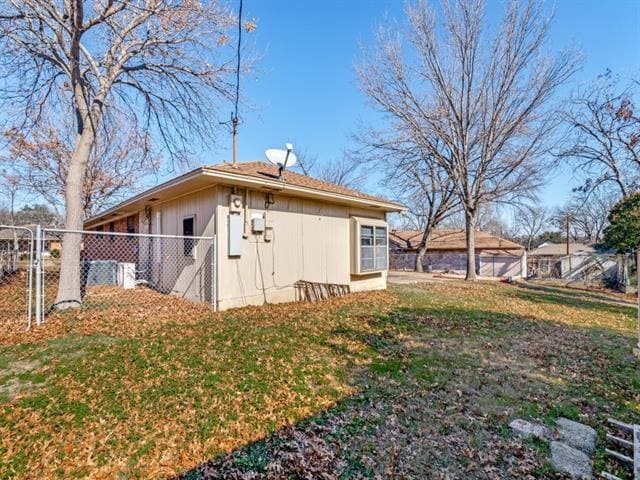 Building Photo - 722 Hawthorne Dr