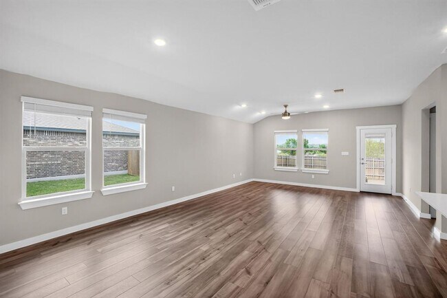 Building Photo - 116 Halford Rd