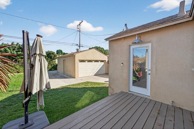 Building Photo - Beautifully Remodeled 3-Bedroom Home in Prime Lakewood Neighborhood