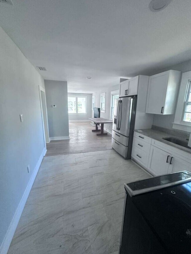 Building Photo - ***TWO WEEKS FREE*** Charming 2BR Home for Rent in Jacksonville – Prime Investment Opportunity!