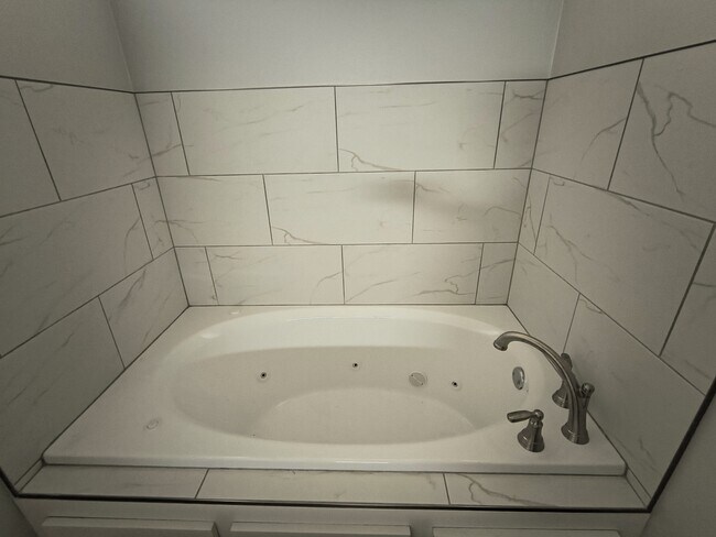 Building Photo - 2832 Wild Rose Ln