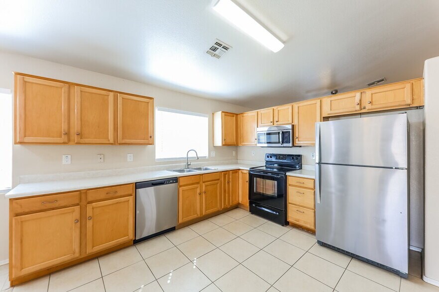 Building Photo - 3618 W Tina Ln