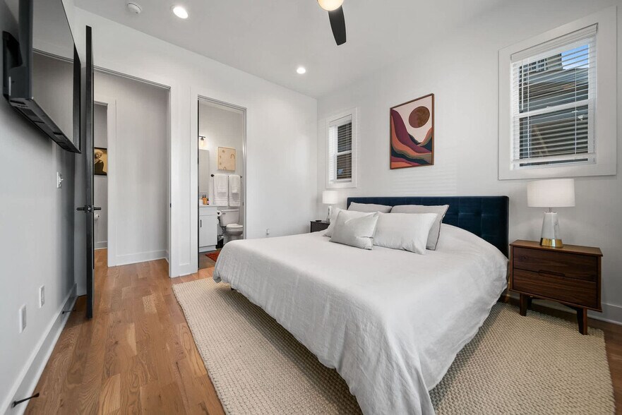 Building Photo - 1102C Buchanan St