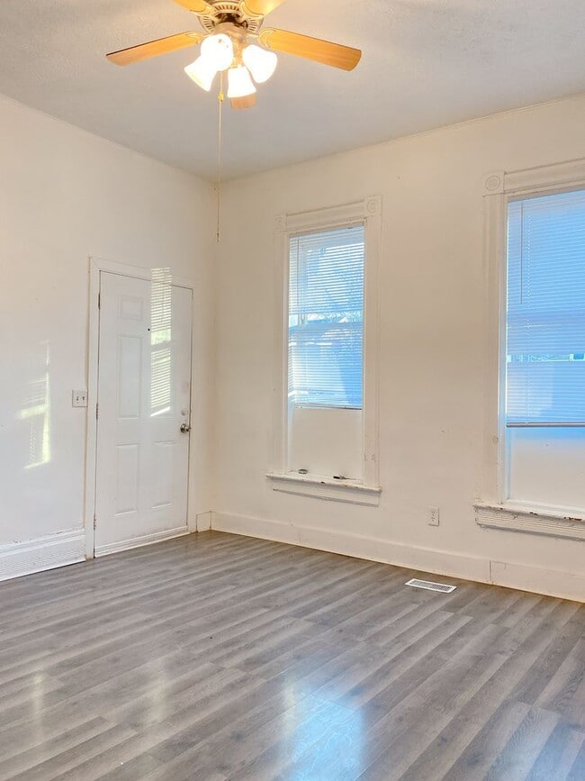 Building Photo - 3 bed 1 bath