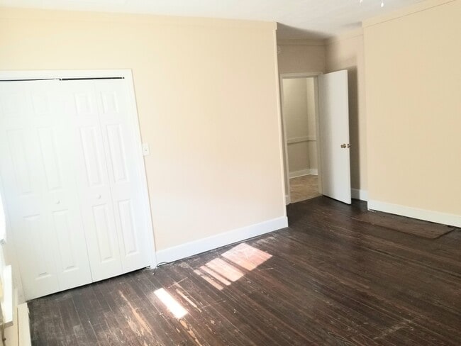 Building Photo - 308 Broad St