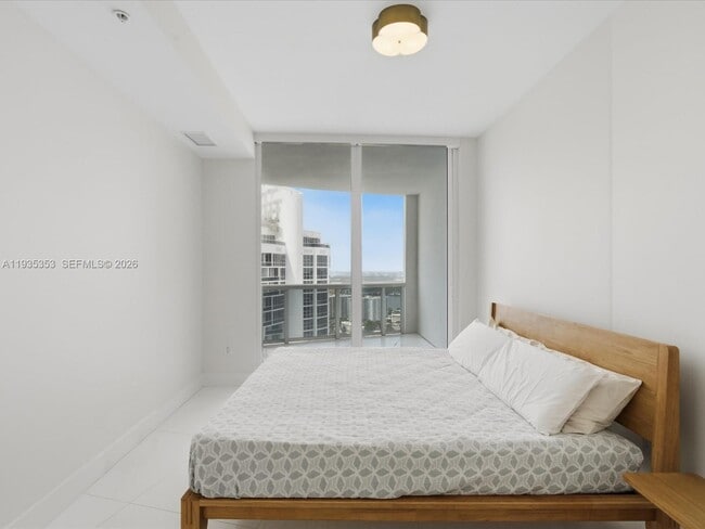 Building Photo - 18201 Collins Ave