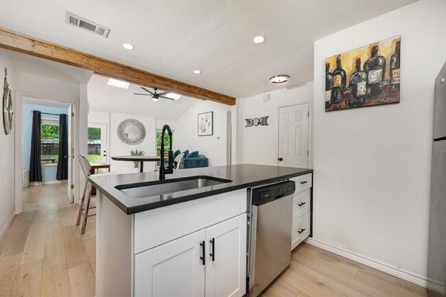 Building Photo - 7101 Meadow Run
