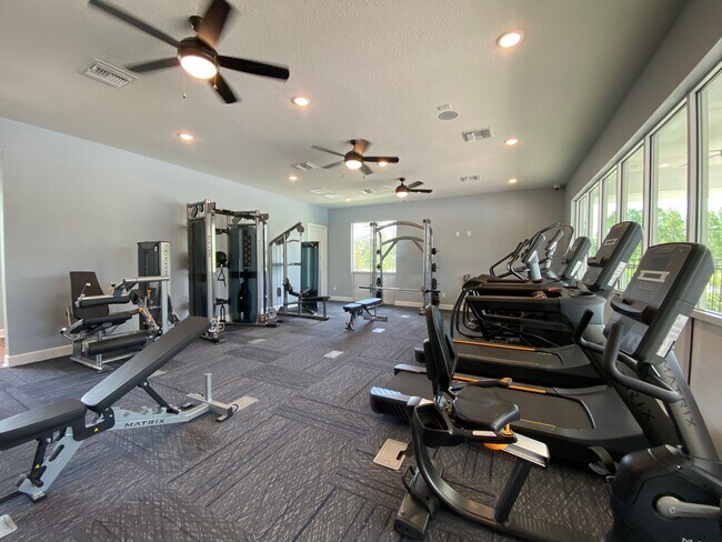 Building Photo - Spacious 4 Bed, 2 Bath Home Backing to Pre...