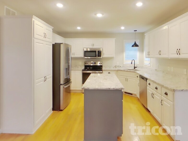 Building Photo - 1259 Irvine Dr