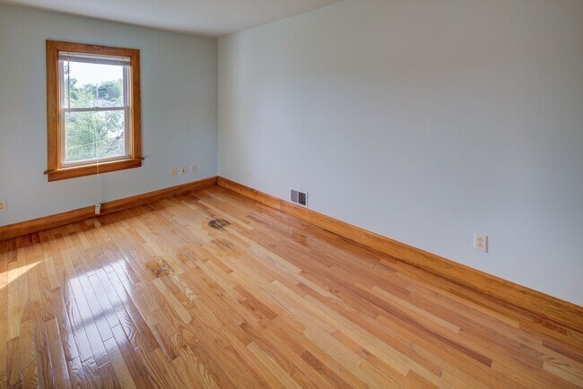 Building Photo - 1657 Elkton Rd