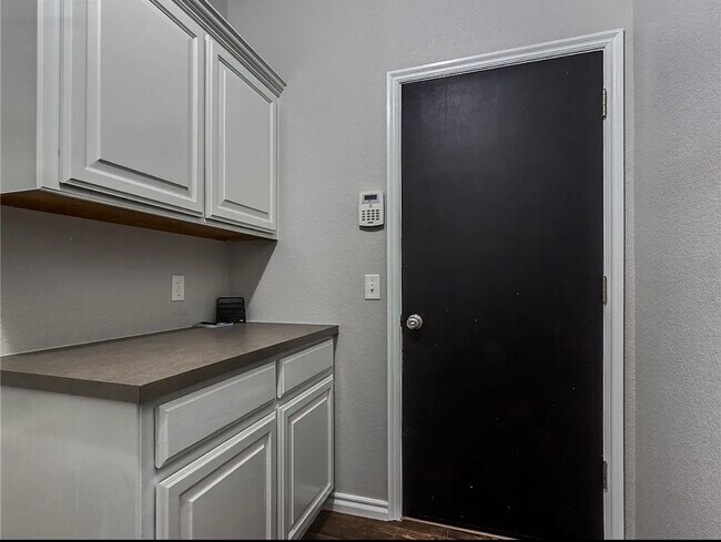 Building Photo - 10704 NW 32nd St