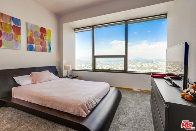 Building Photo - 1100 Wilshire Blvd