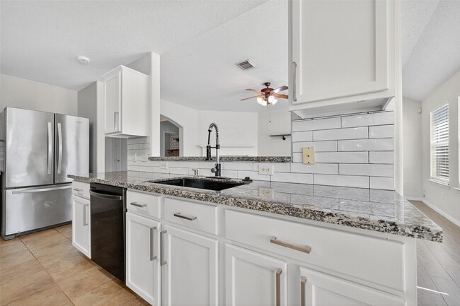 Building Photo - 5411 Losoya Ct