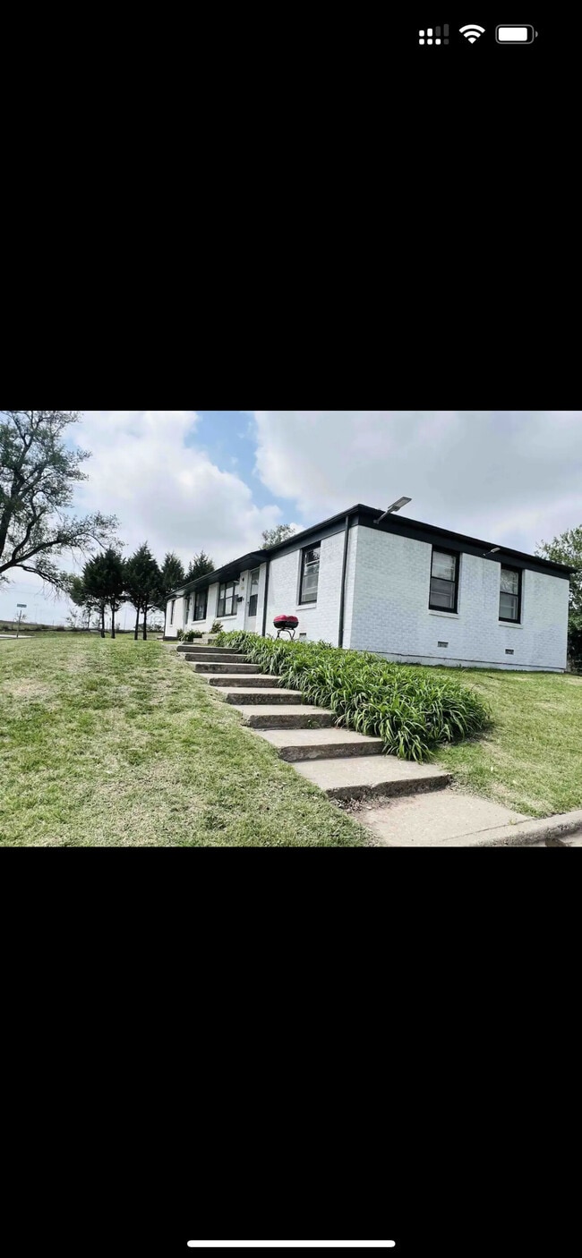 Cedars Edge 2121 Drollinger St Wichita KS 67218 Apartment Finder