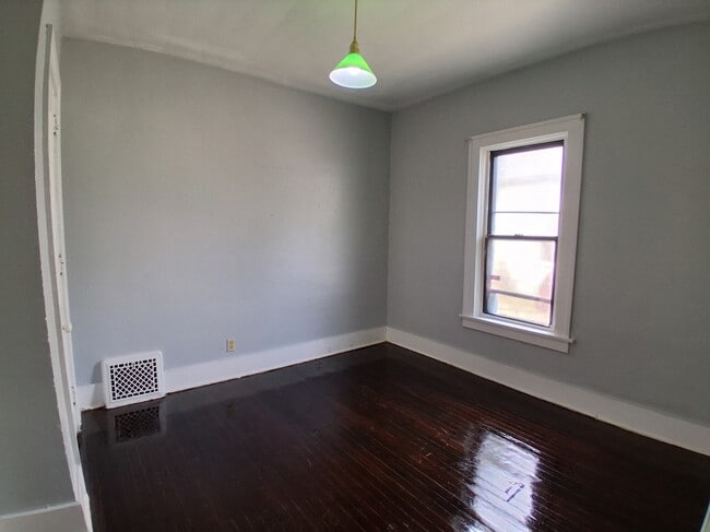 Building Photo - 1115 Harmon St
