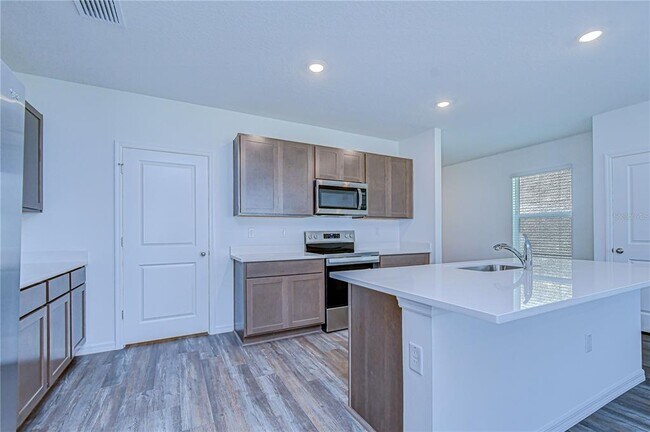 Building Photo - 32463 Weathered Oak Dr