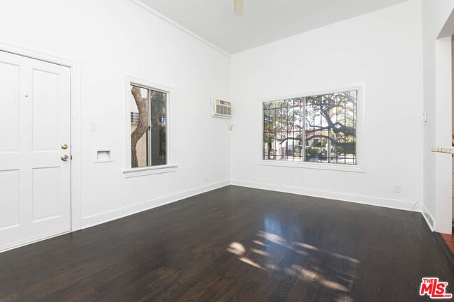 Building Photo - 522 N Alta Vista Blvd