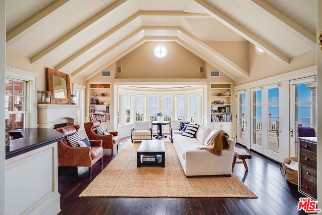 Building Photo - 6277 Sea Star Dr