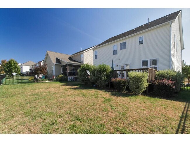 Building Photo - 2043 Sinclair Trce