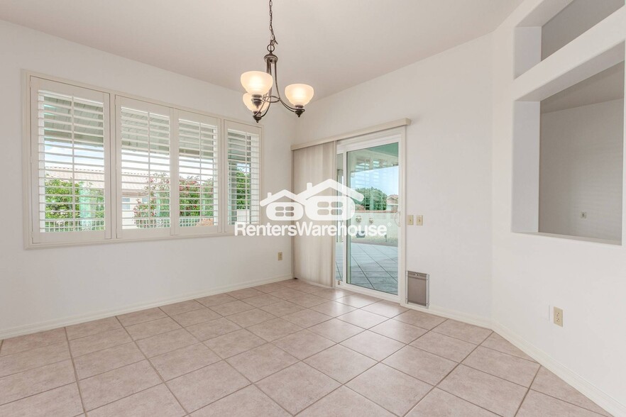 Building Photo - 15902 W Sentinel Dr