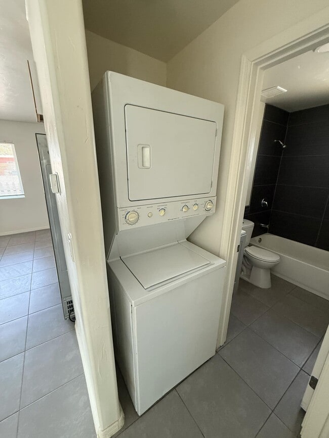 Building Photo - 3917 S Liberty Ave