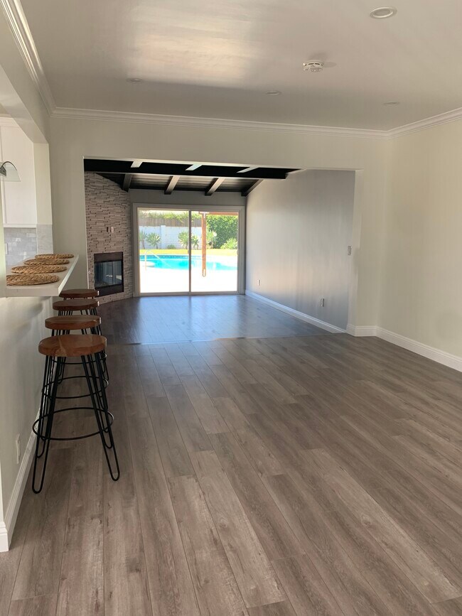 Building Photo - 7811 Paso Robles Ave