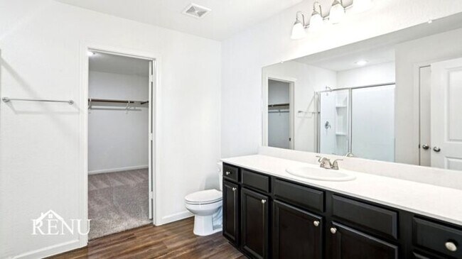 Building Photo - 758 Oakhurst Dr