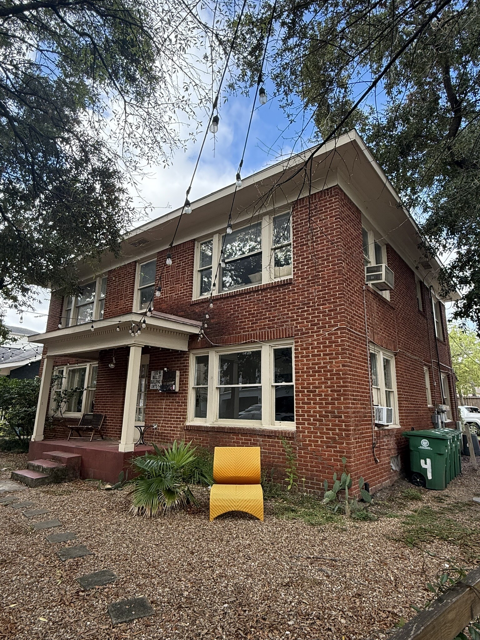 Front of building - 1302 W Bell St