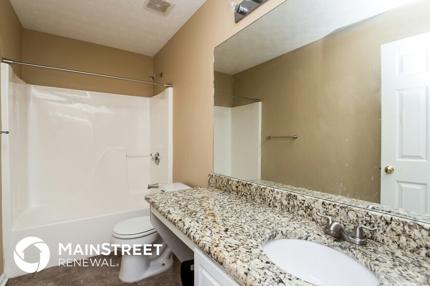 Building Photo - 4652 Parkway Cir
