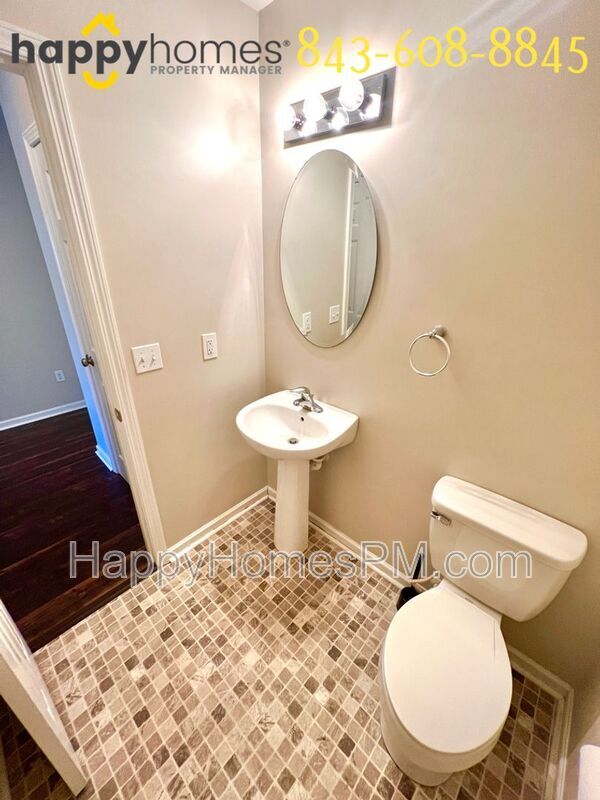 Building Photo - 205 Jackson St