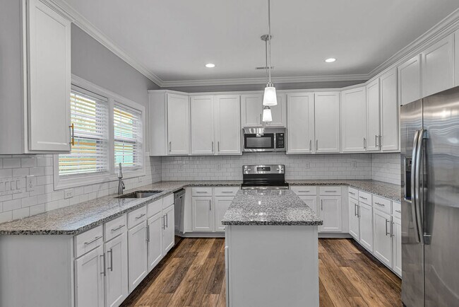 Building Photo - 707 Riva Ridge Rd