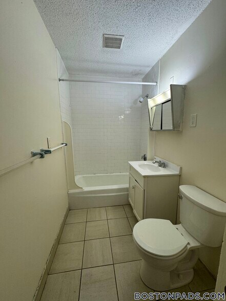 Building Photo - 90 Gardner St