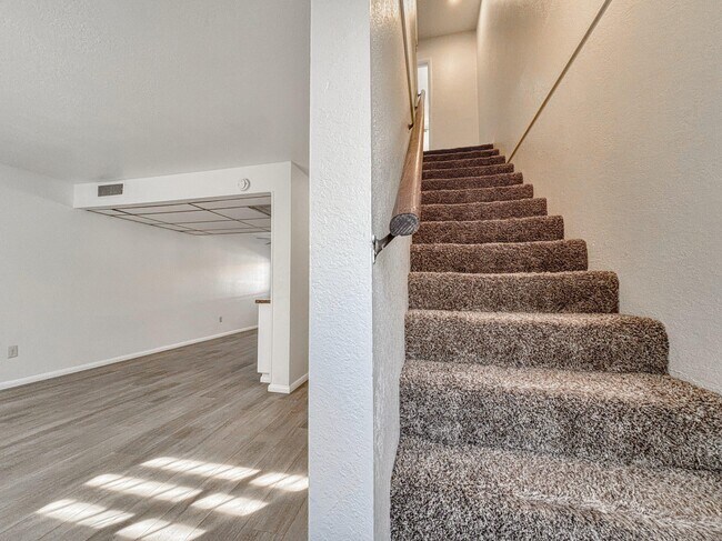 Building Photo - 40215 Harris Ln