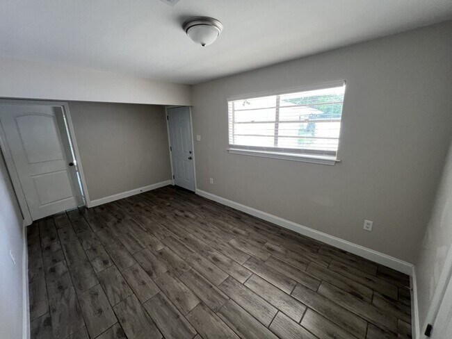 Building Photo - 10444 Browning Dr