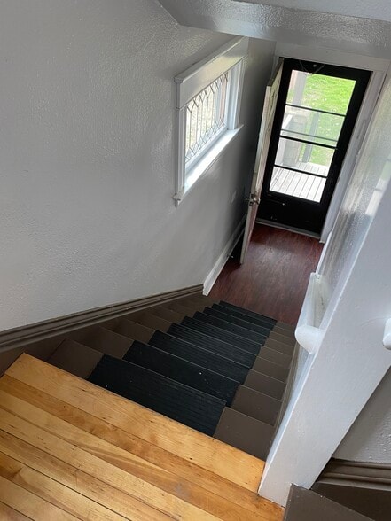 large stairswell - 3228 3rd Ave S