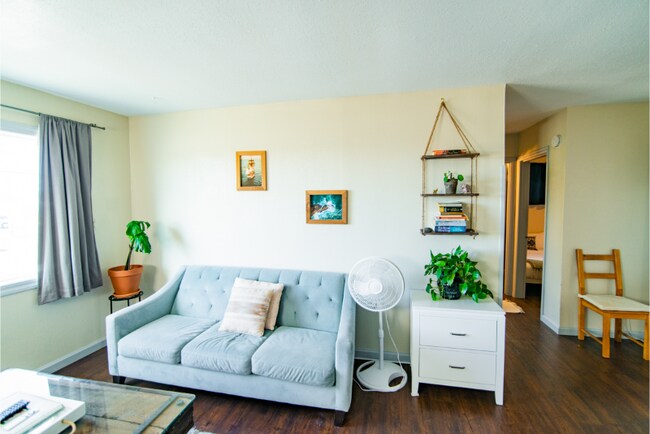 Building Photo - 461 W Marine Dr