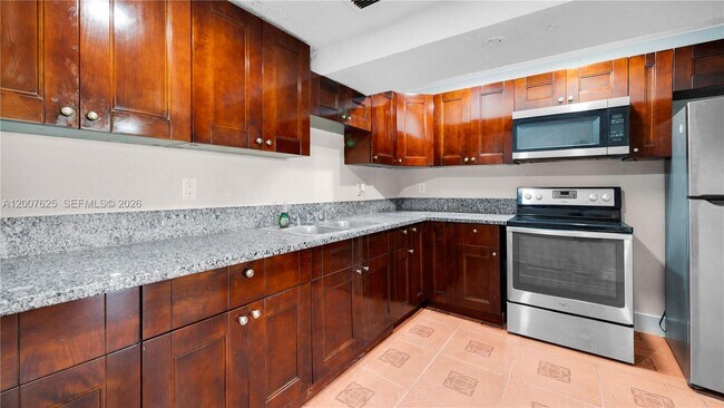 Building Photo - 1124 NW 100th Terrace