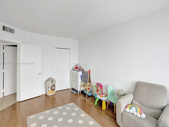 Building Photo - 21205 Yacht Club Dr