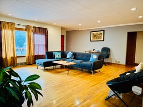 Building Photo - 170 White St