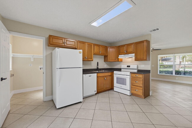 Building Photo - 8729 SE Hobe Ridge Ave
