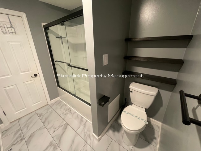 Building Photo - Fully Renovated Condo For Rent in Burrillv...