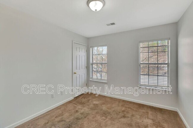 Building Photo - 3019 Woodington Pl