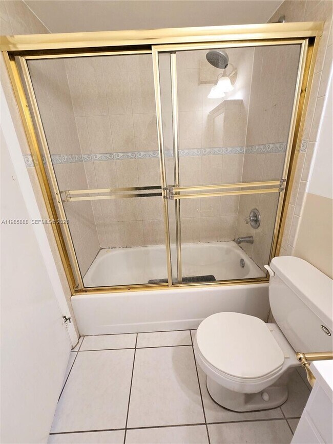 Building Photo - 365 NW 85th Ct