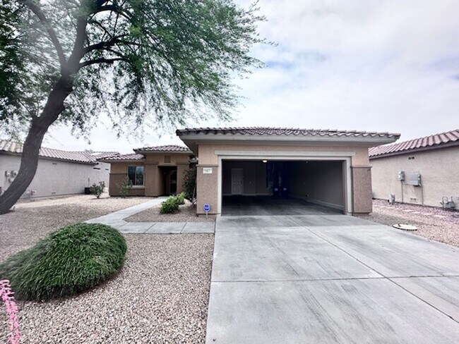 Building Photo - Updated 3 Bed/2 Bath in 55+ Community