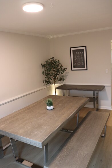 Building Photo - 2940 Lexington Trace Dr